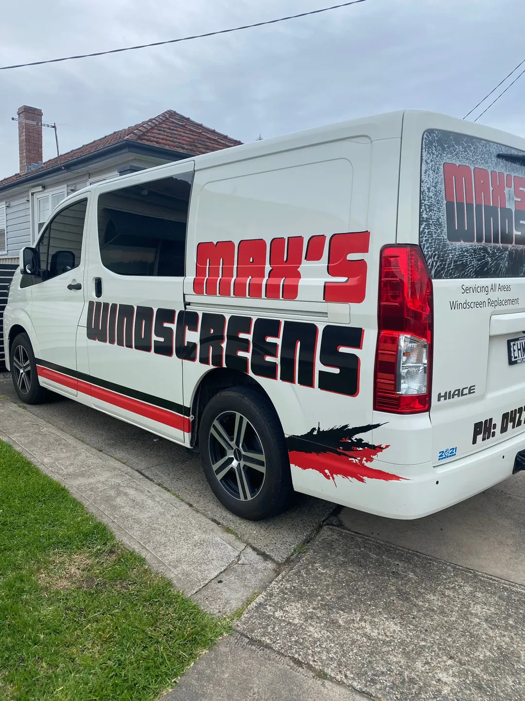 Max's Windscreens branded mobile service van